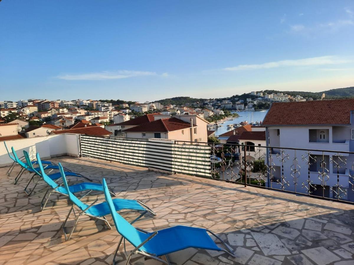 Studio-Appartements Emwey Trogir Exterior photo