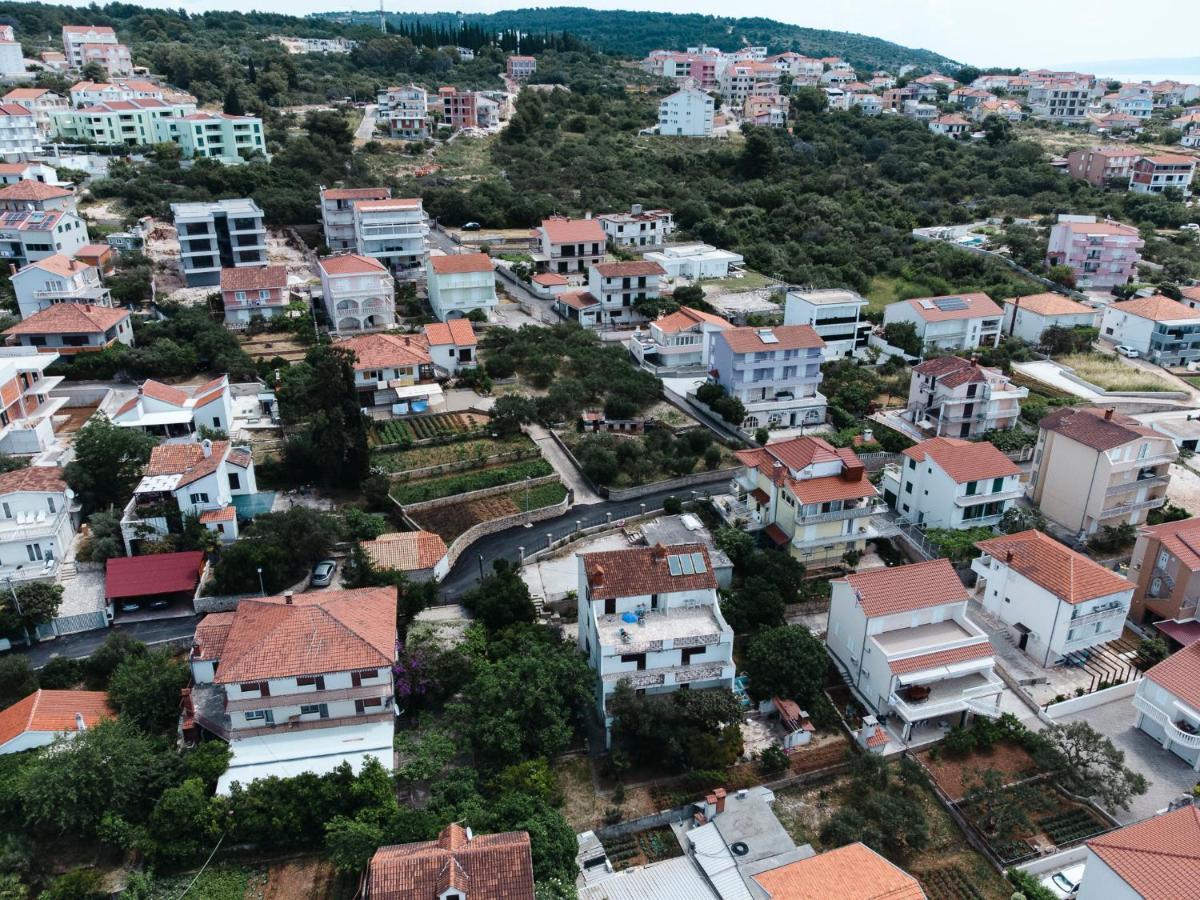 Studio-Appartements Emwey Trogir Exterior photo