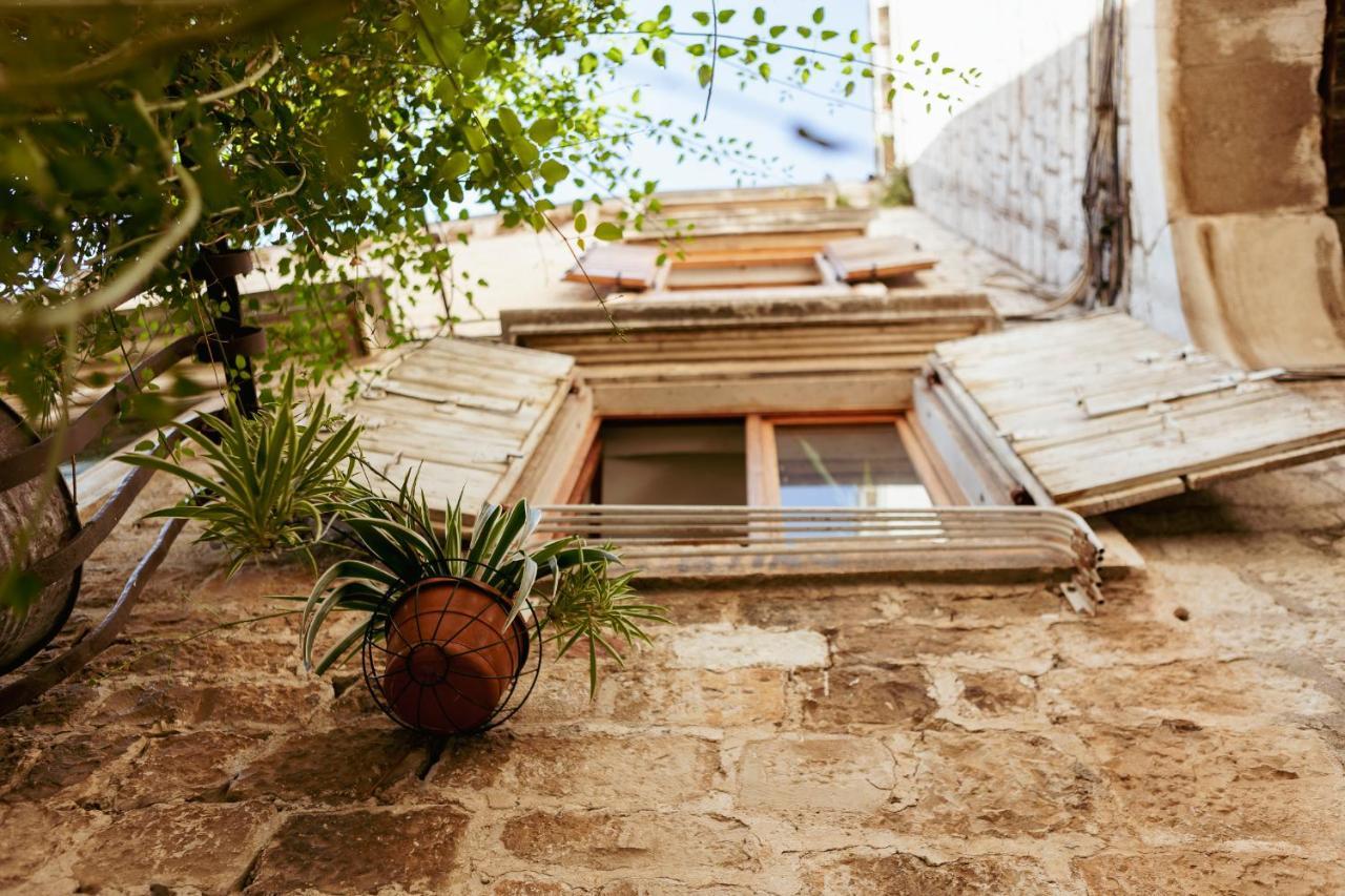 Studio-Appartements Emwey Trogir Exterior photo